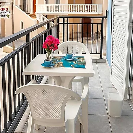 Blue Homes - Keri Summer Escape Hotel